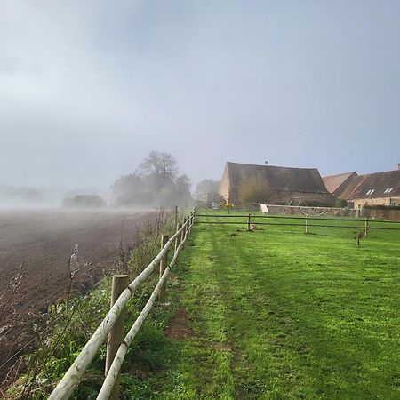 Gite Au Centre De La France Vesdun Eksteriør billede
