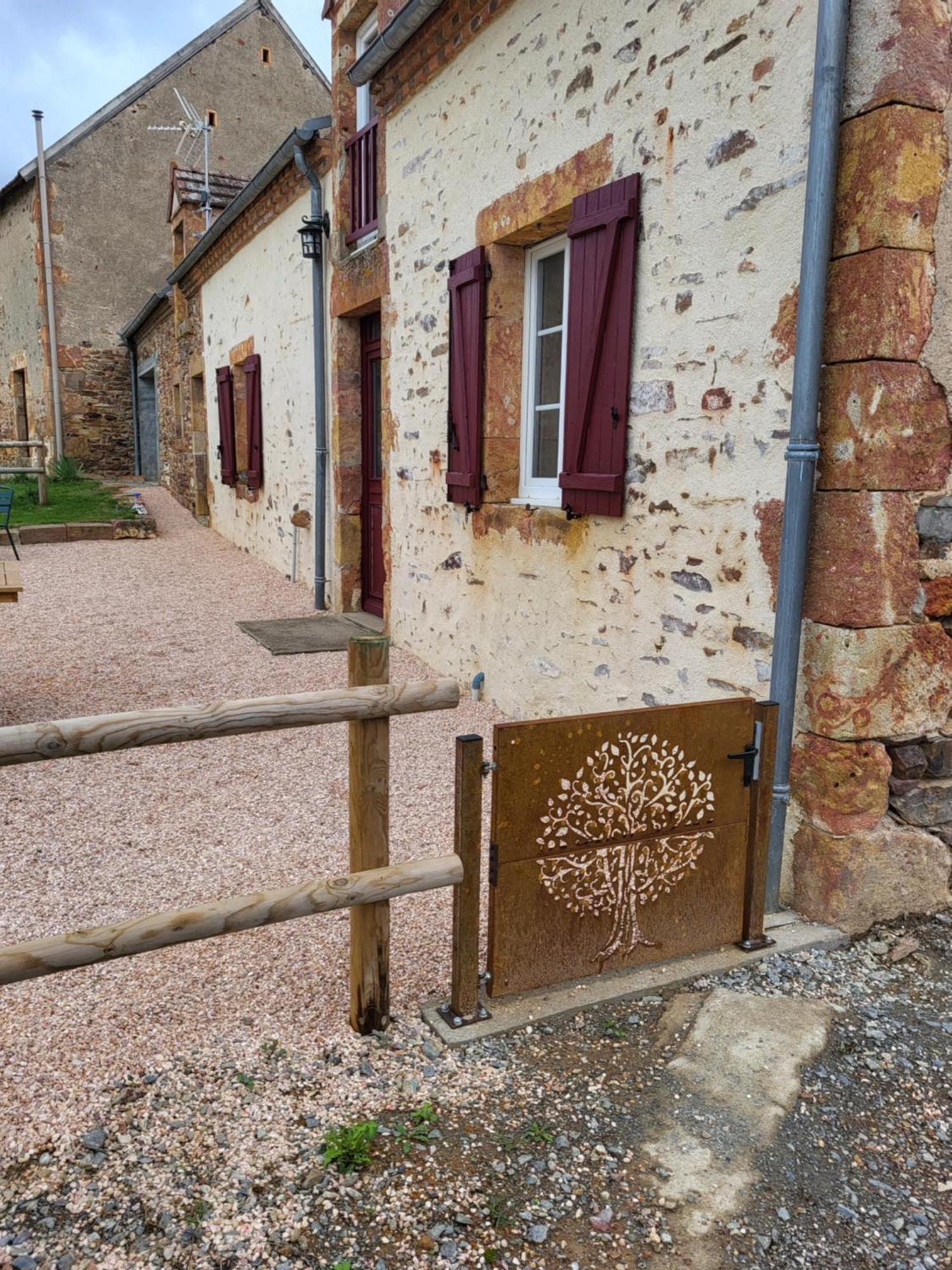 Gite Au Centre De La France Vesdun Eksteriør billede